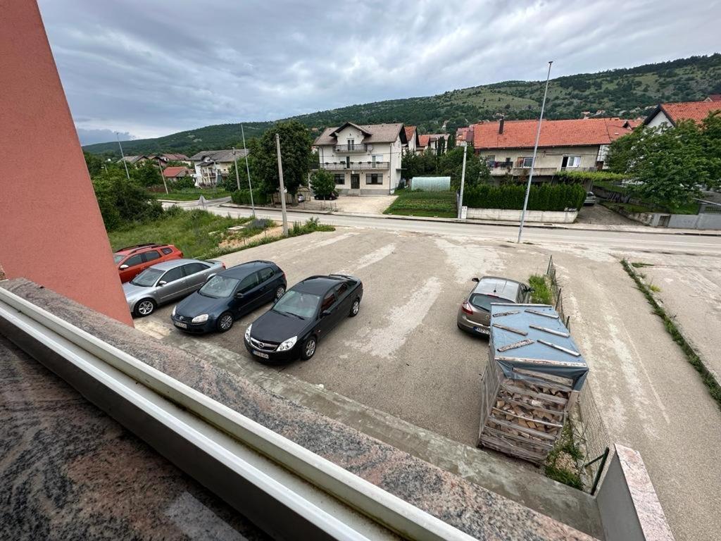Apartman Jaca Apartment Ливно Екстериор снимка